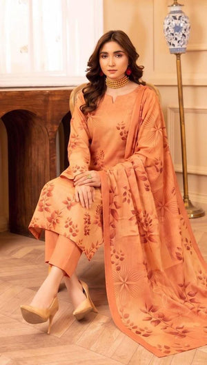 Rooposh Printed Karandi – 3 Piece Suit