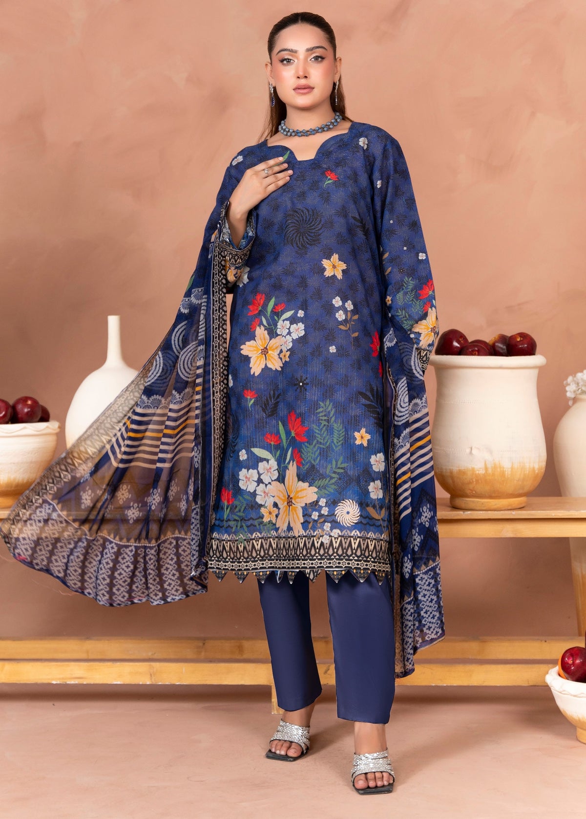 Aura Chamki Digital Printed 3PClawn suits
