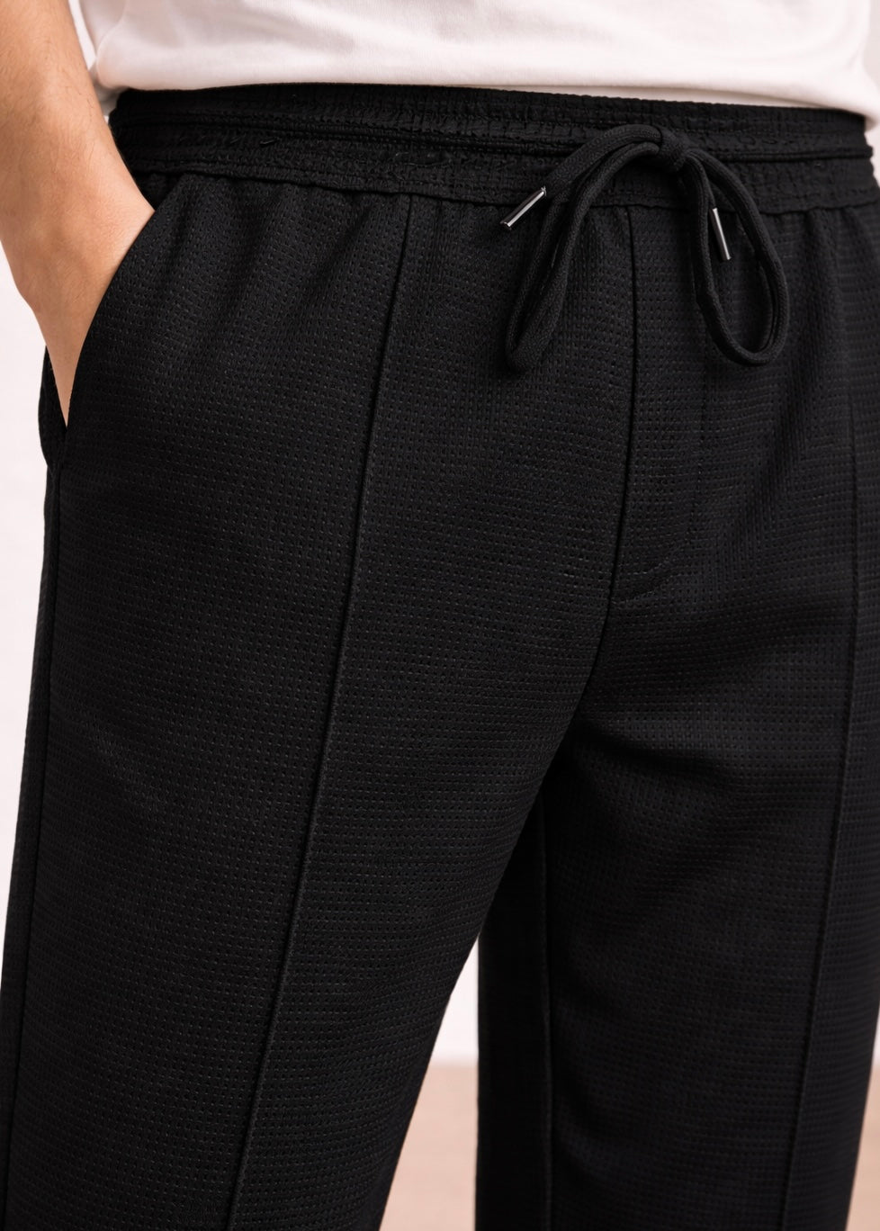 THE STRAIGHT-FIT TROUSER-BLACK