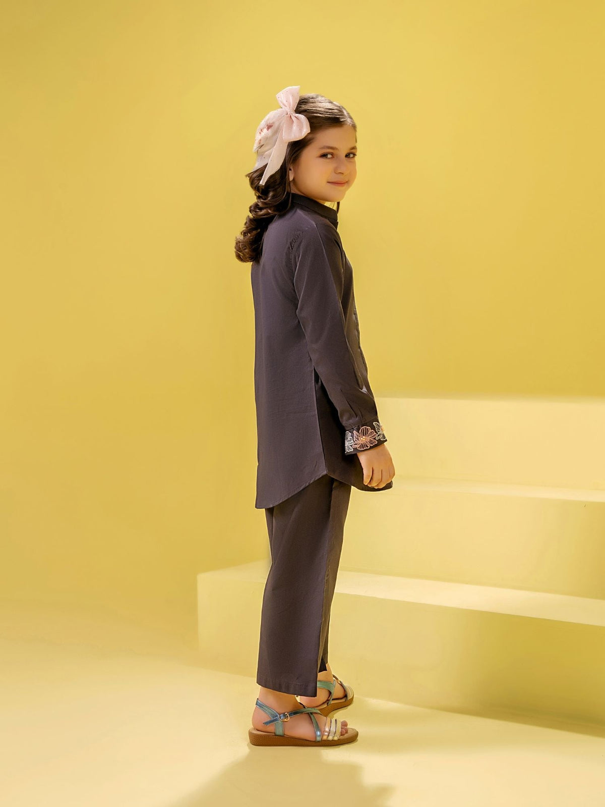 Girls Summer 2Pcs Embroidered Suit VG135-A