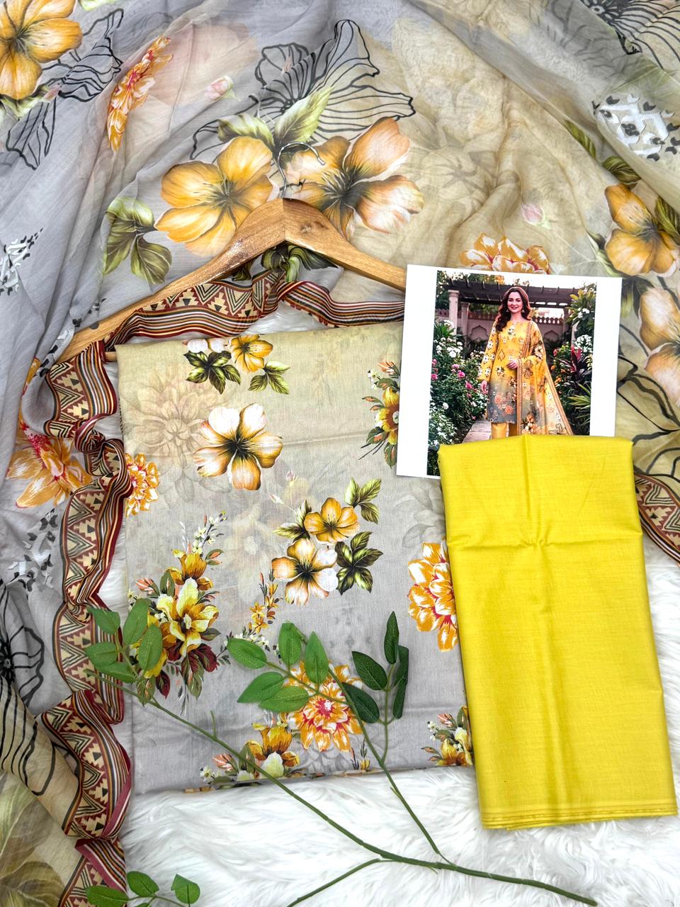 Sassi by Latif Arts Fine Lawn 3PC – Bambar Dupatta