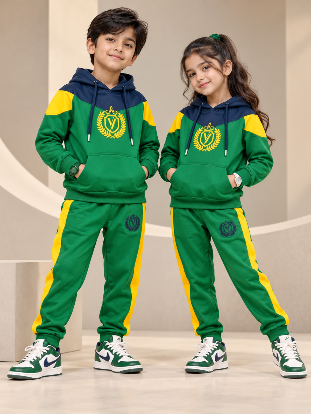 Hooded Tracksuit For Boys & Girls, Fleece #VWT37