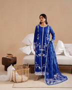 Avian Embroidered 3Pc