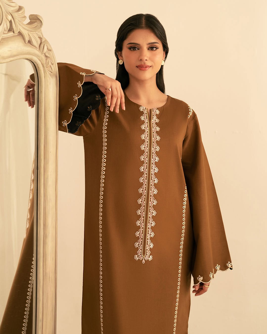 Cappuccino Embroidered 2Pc
