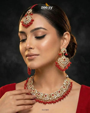 Maniha Necklace Set
