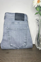 Straight Fit Comfort Stretch Jeans – Gray