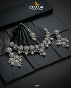 Magnolia Glimmer Necklace